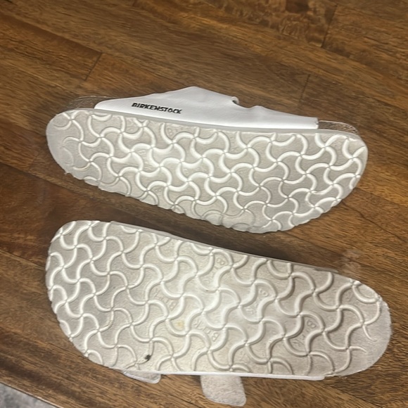 Birkenstock, Arizona sandal in white size 7 - Picture 9 of 10